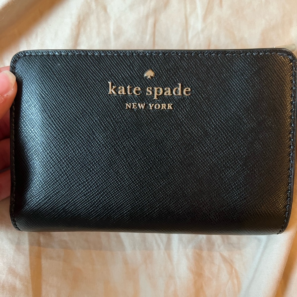 Kate spade medium sized wallet